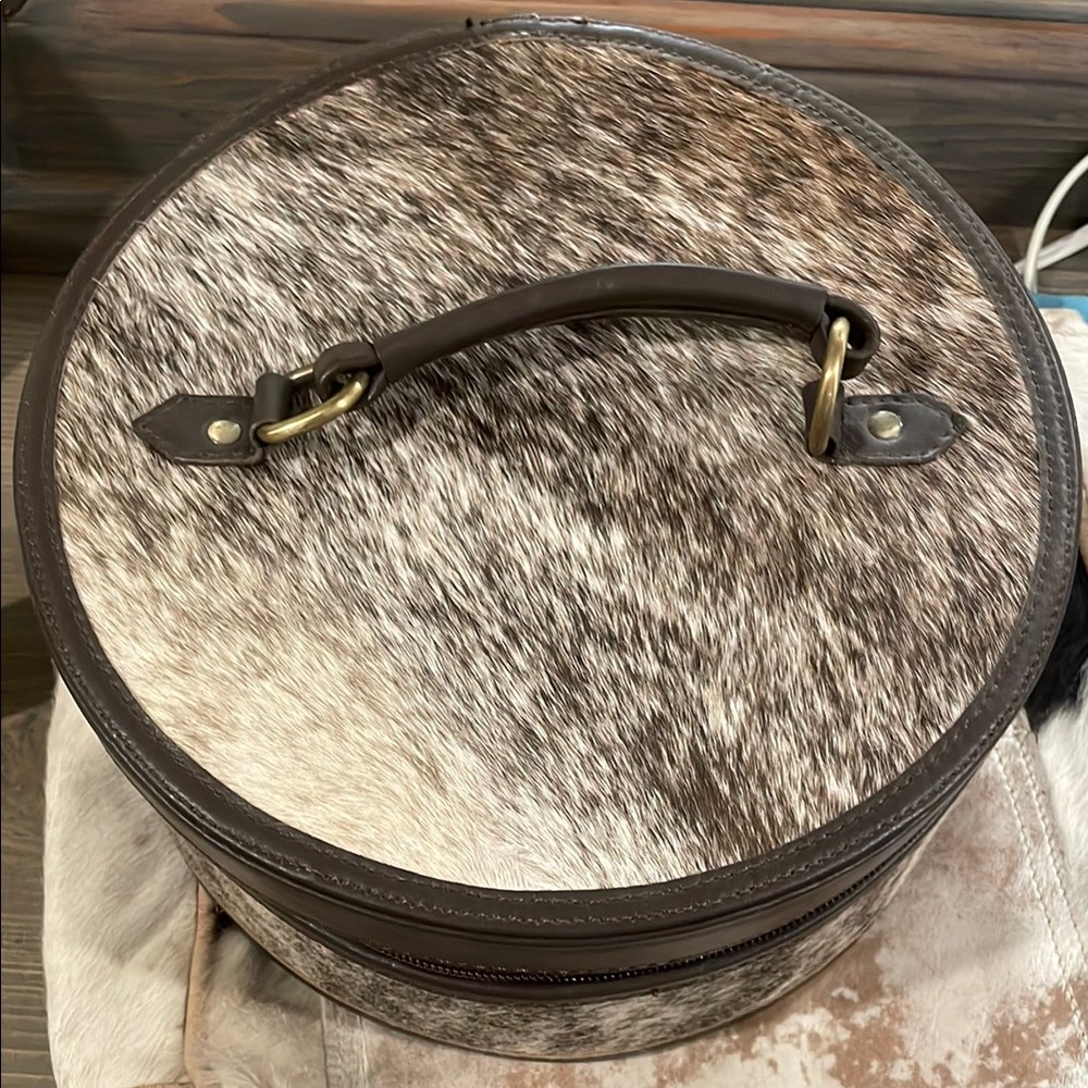 Large round cowhide jewelry case